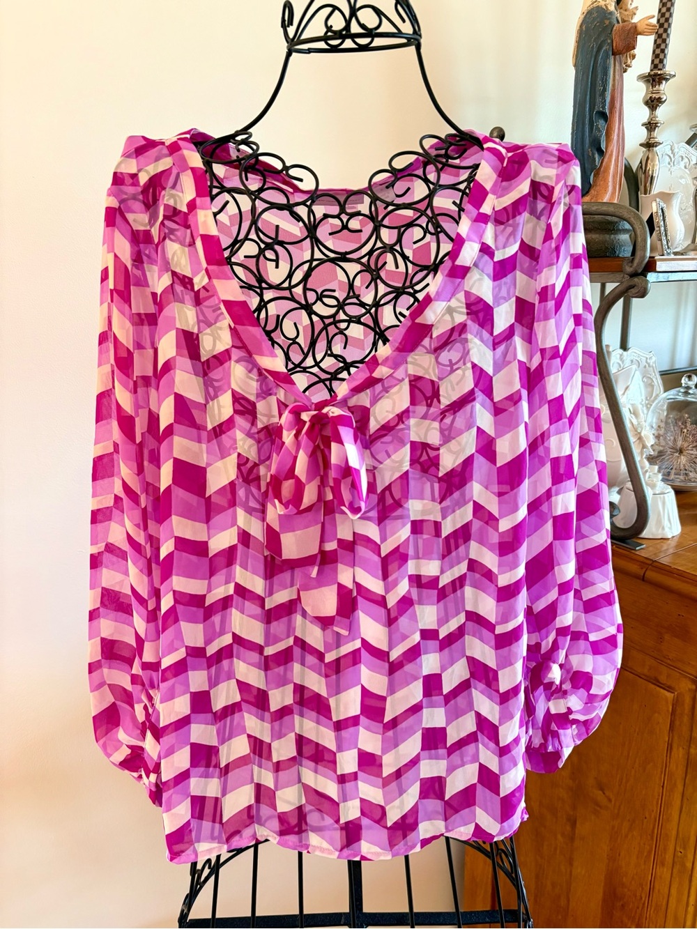 NY & CO Women’s Pink Chevron Tie-Neck Blouse